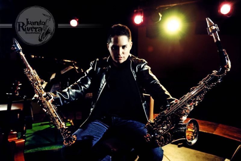 Juanito Rivera, saxofonista de Trilogía Bar, album Figura & Fondo